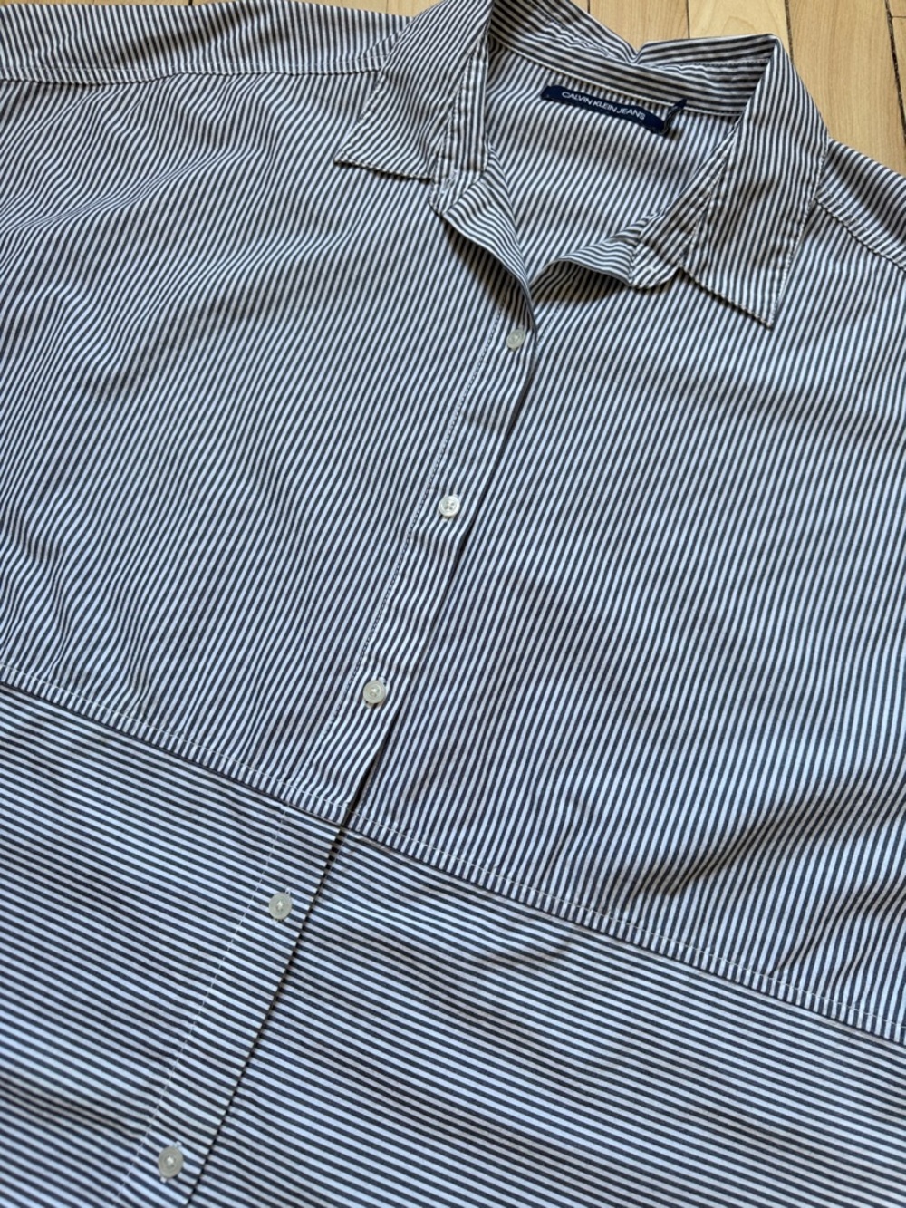 Calvin Klein women’s Striped Short Sleeve Button Shirt - Picture 7 of 7